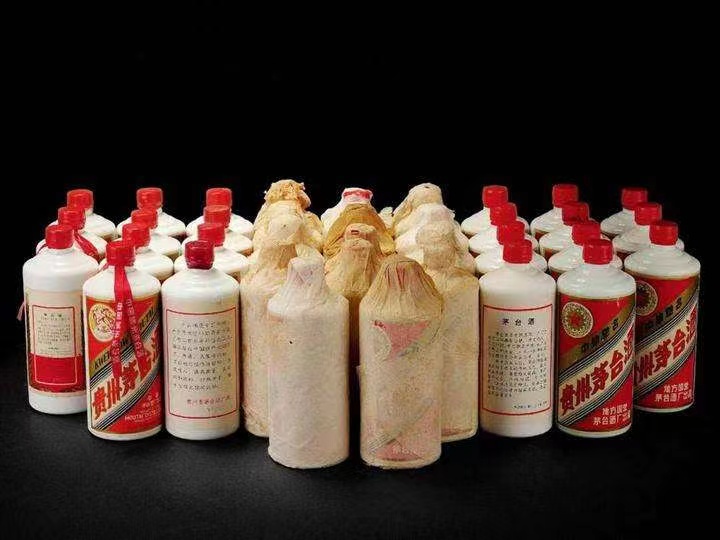 胡场镇老酒回收上门哪里回收(附近上门回收茅台酒）?